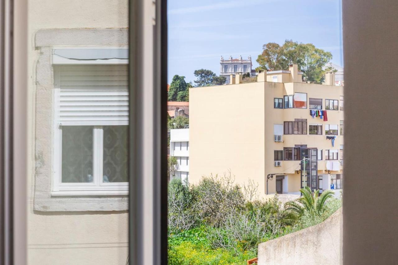 2 Bedroom Apartment For 4 People With Free Public Parking Lisboa Eksteriør bilde