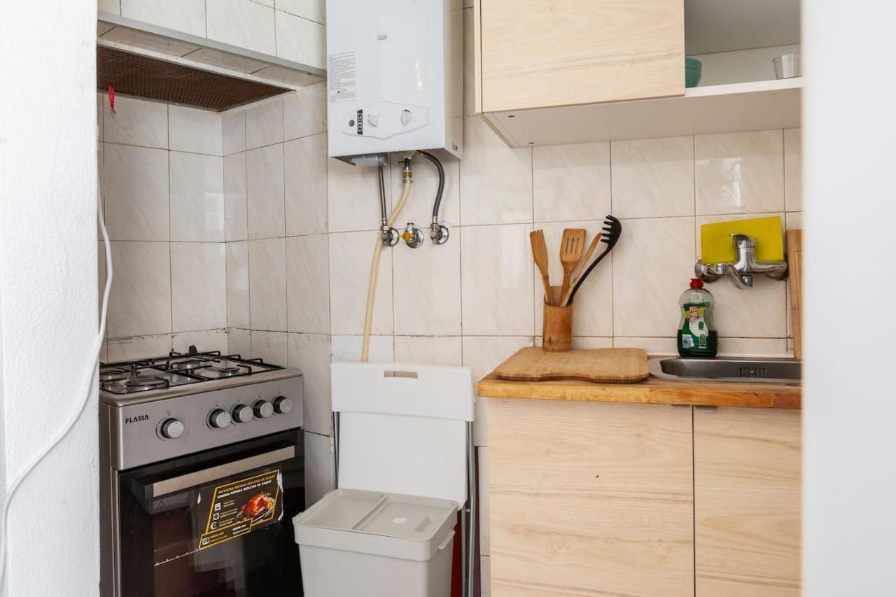 2 Bedroom Apartment For 4 People With Free Public Parking Lisboa Eksteriør bilde