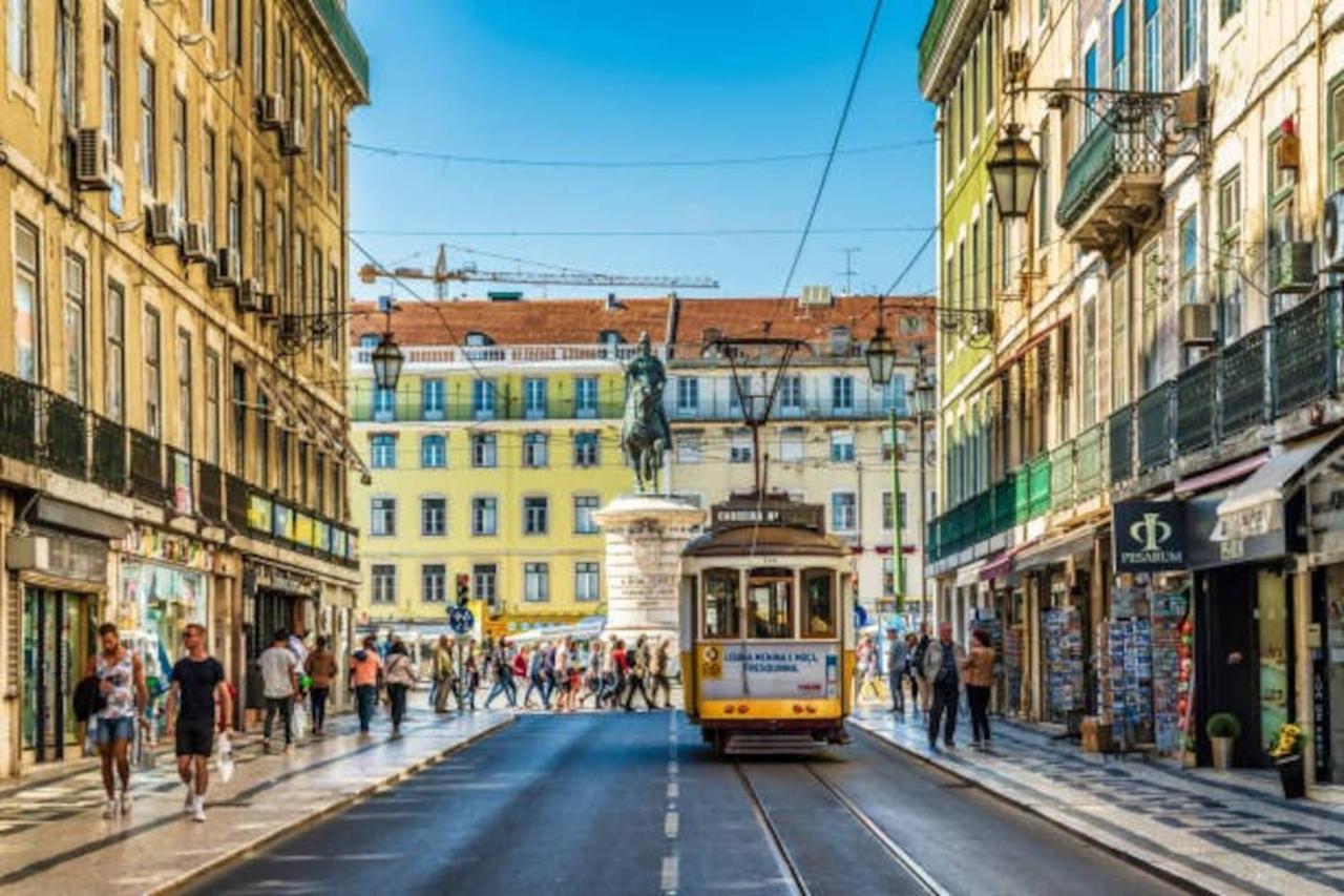 2 Bedroom Apartment For 4 People With Free Public Parking Lisboa Eksteriør bilde