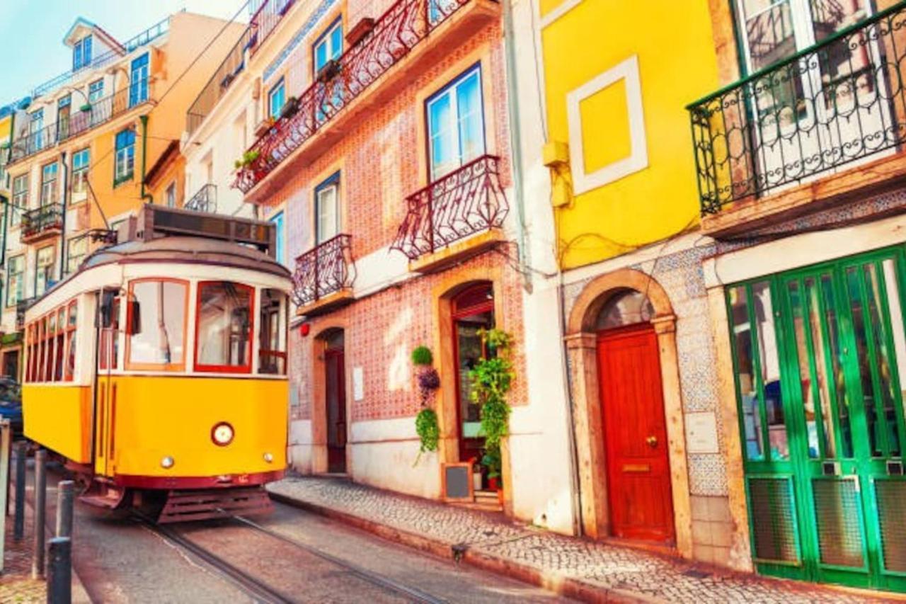 2 Bedroom Apartment For 4 People With Free Public Parking Lisboa Eksteriør bilde